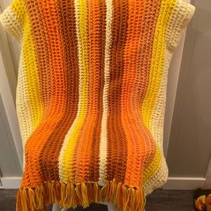 Retro handmade Crochet couch/chair afghan w/fringe in orange yellow brown 1970